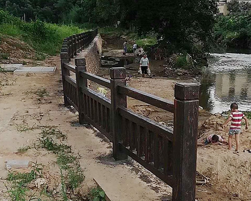 仿木护栏案例